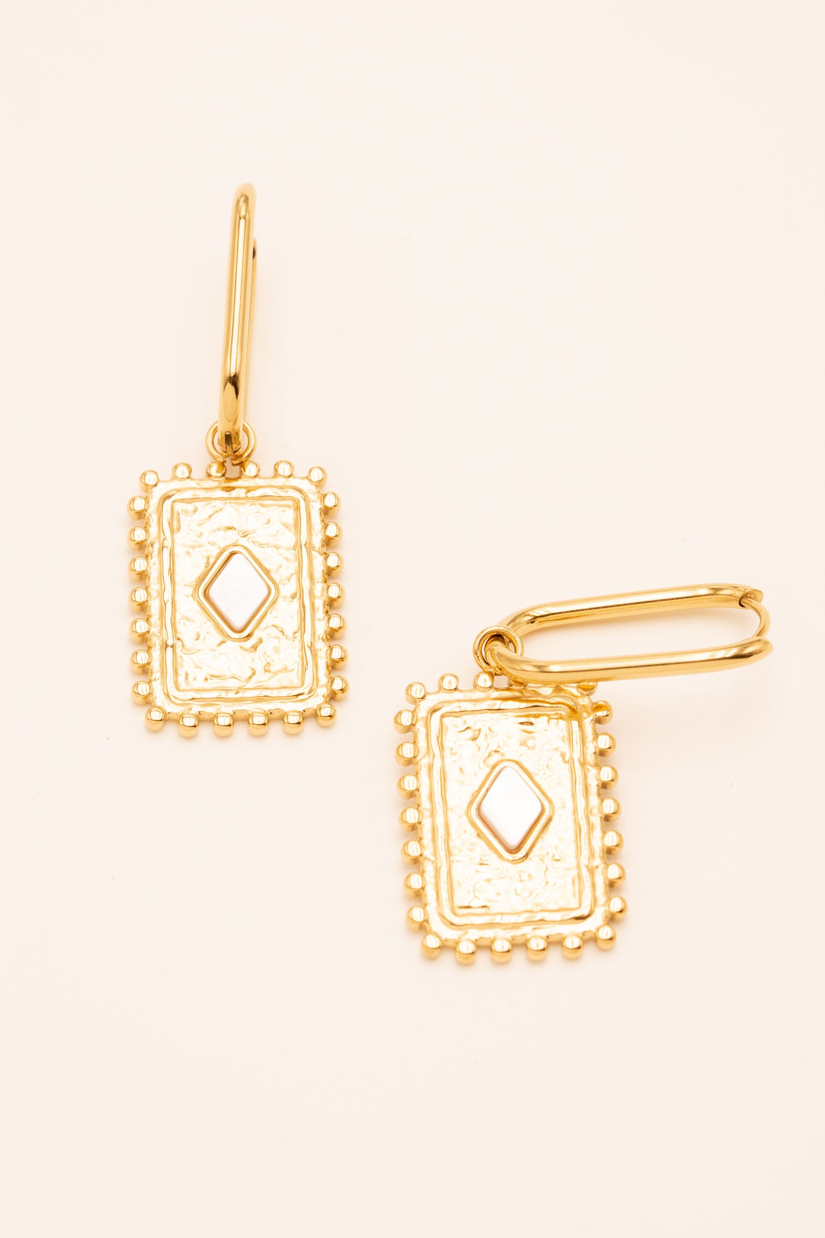 Boucles créoles cardi Bohm Paris Nacre blanche