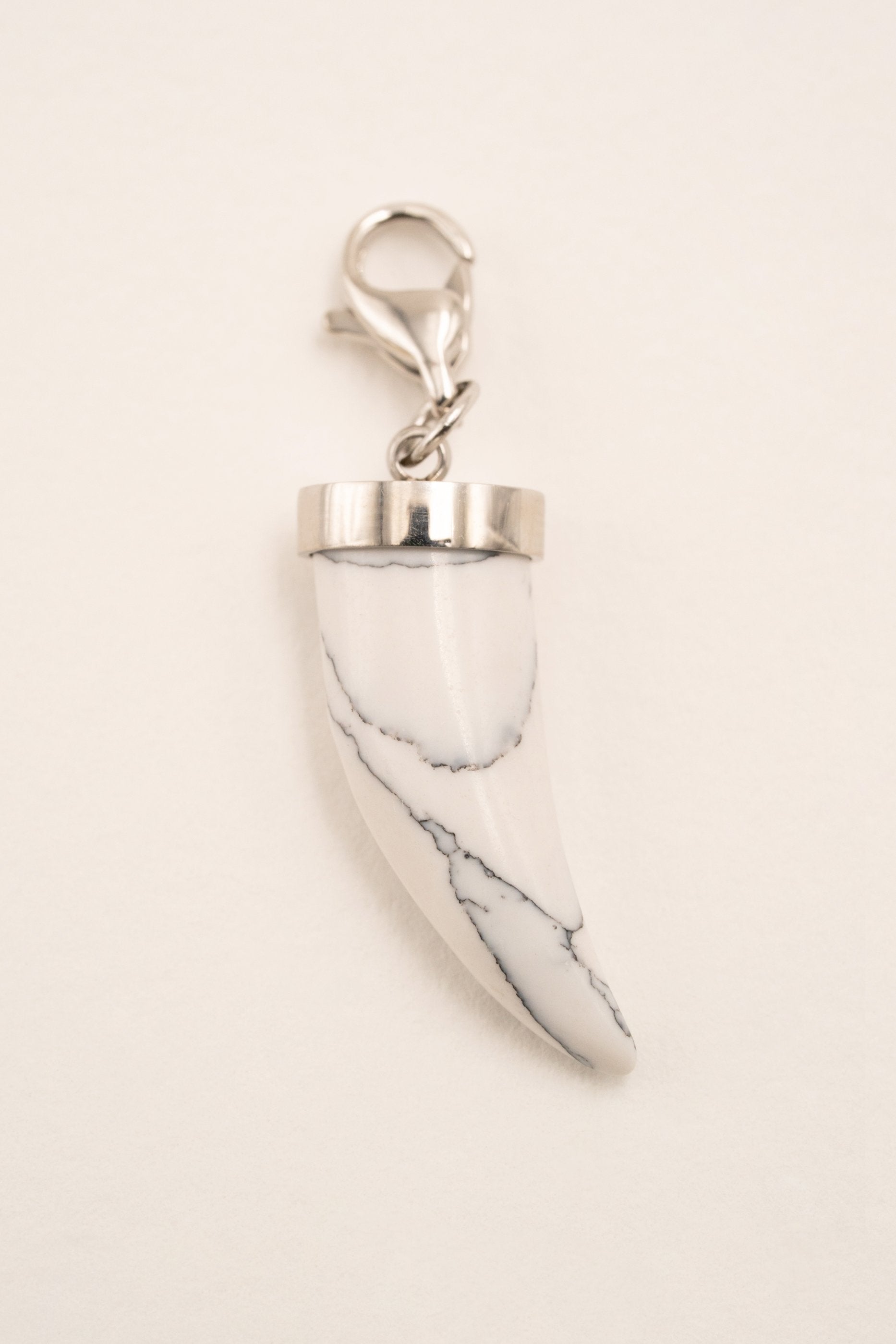 Lockie Amon argenté Lockie Bohm Paris howlite blanche